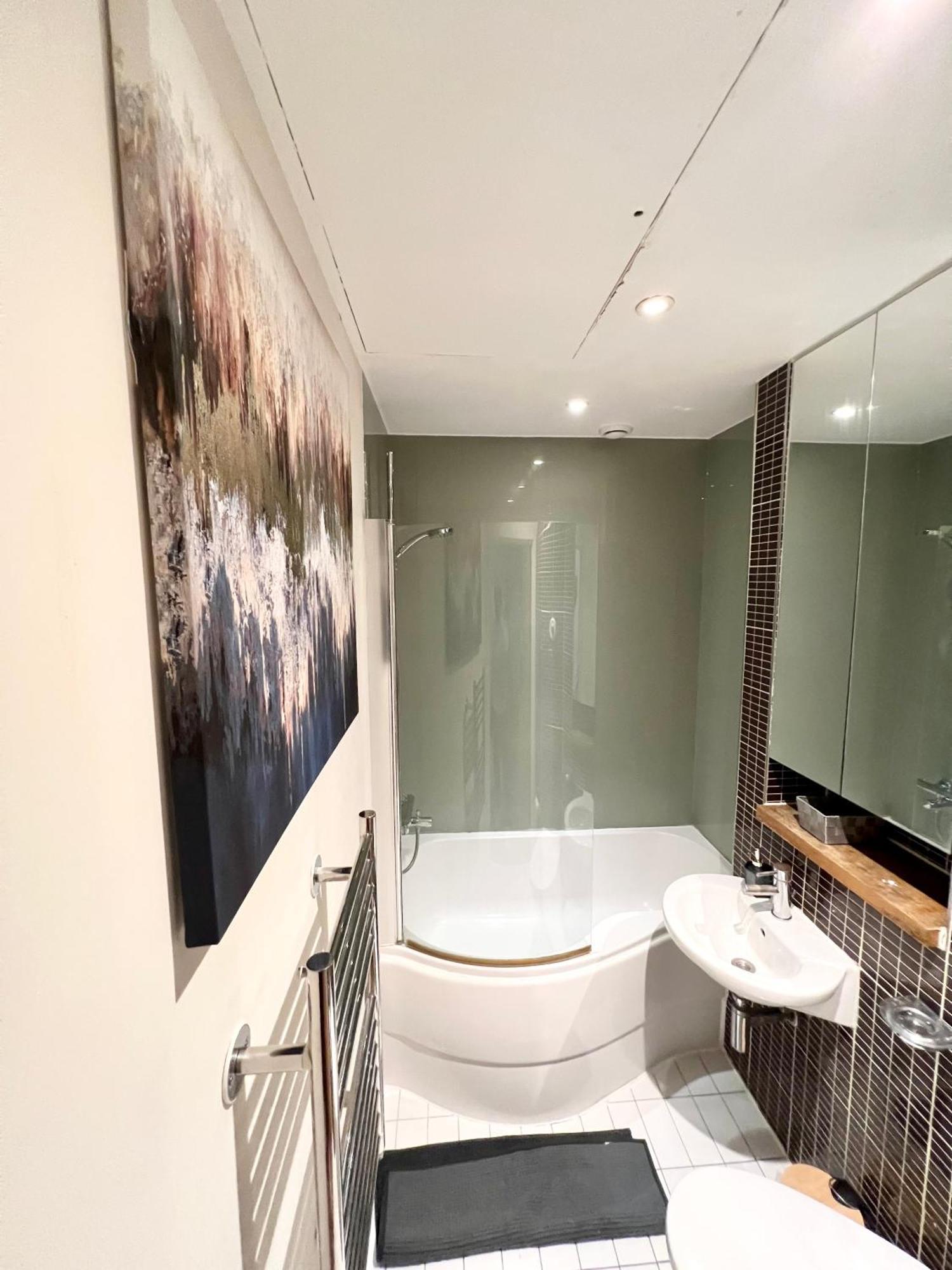 Luxury With Super Fast Wifi Gated Development Londra