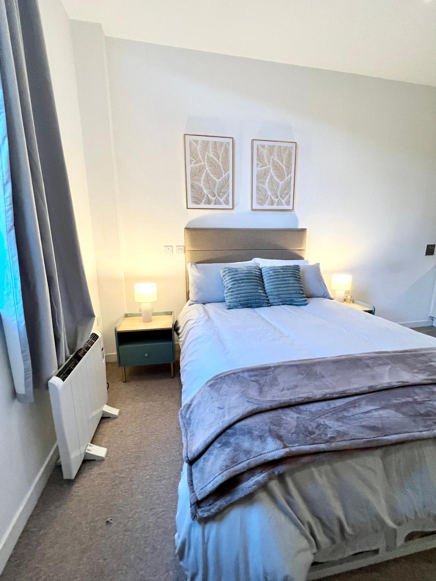 Luxury With Super Fast Wifi Gated Development Appartamento Londra