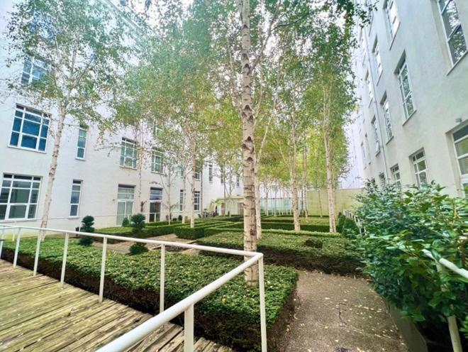 Luxury With Super Fast Wifi Gated Development *